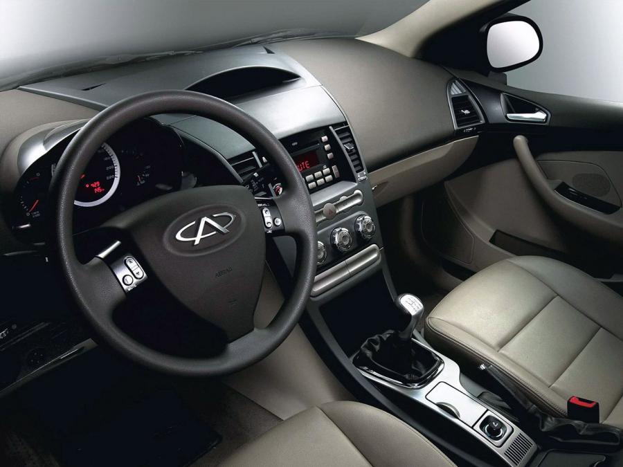  Chery A3 5-Door 2008 года  (фото 2 из 10)
